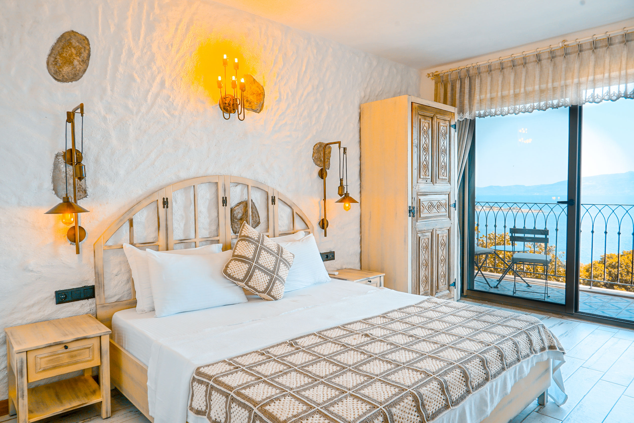 Deluxe Deniz Manzaralı Balkonlu Oda