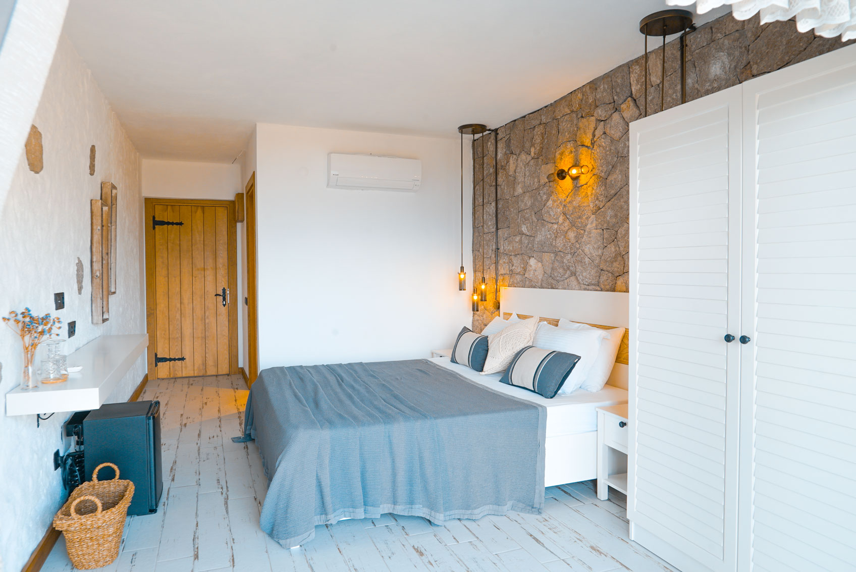 Deluxe Deniz Manzaralı Balkonlu Oda